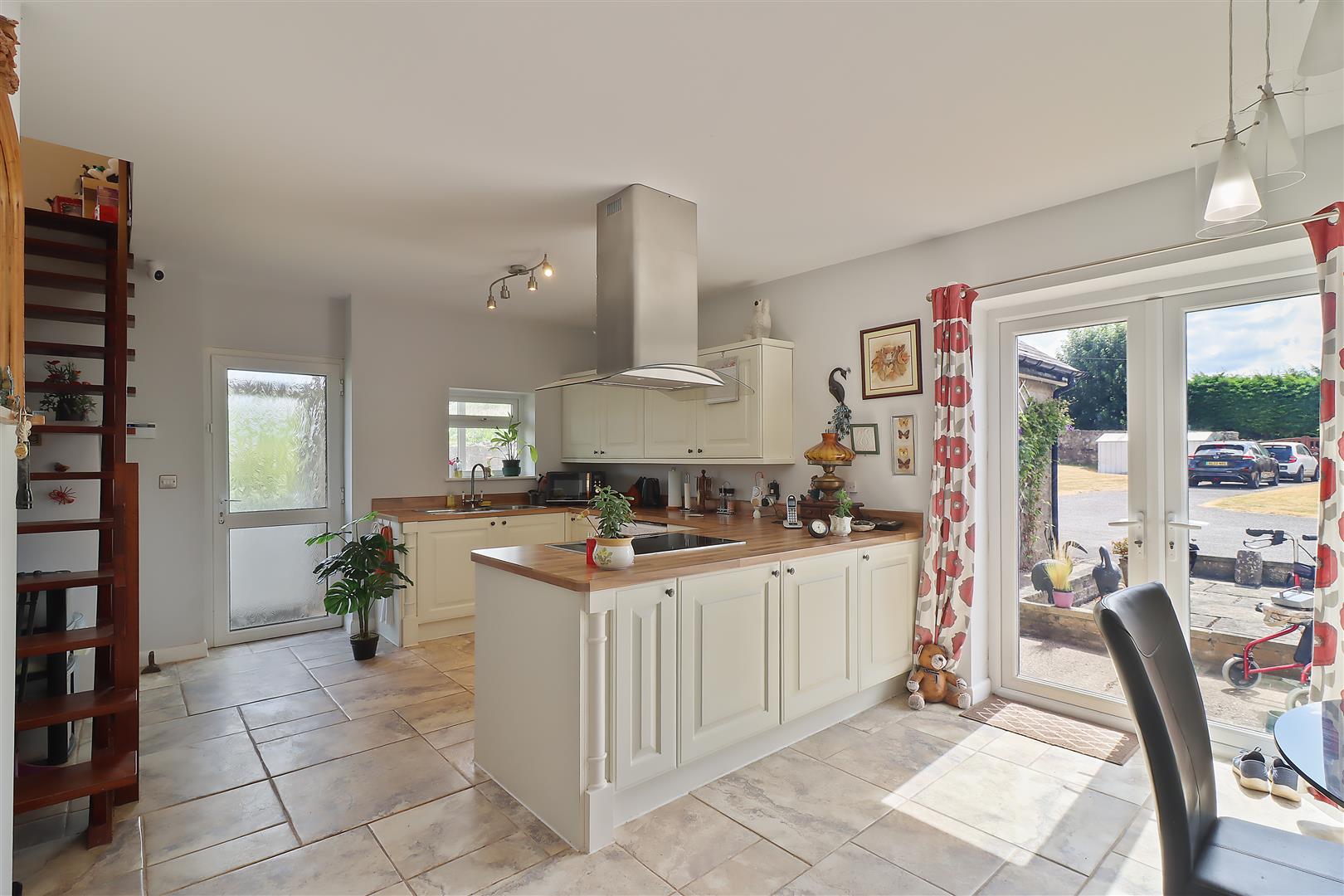 3 bed property in Bassett Hill, Mansfield